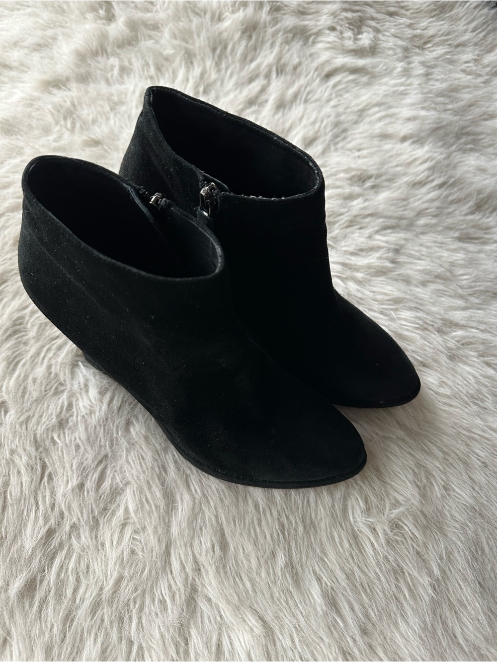 Lola Cruz Black Suede Wedge Ankle Booties with Side Zip Chic Everyday Heel Antro
